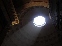 Tytu:wiato bogw
Opis:Panteon w Rzymie, widok na kopu z wntrza wityni
Autor:Krzysztof Hul
